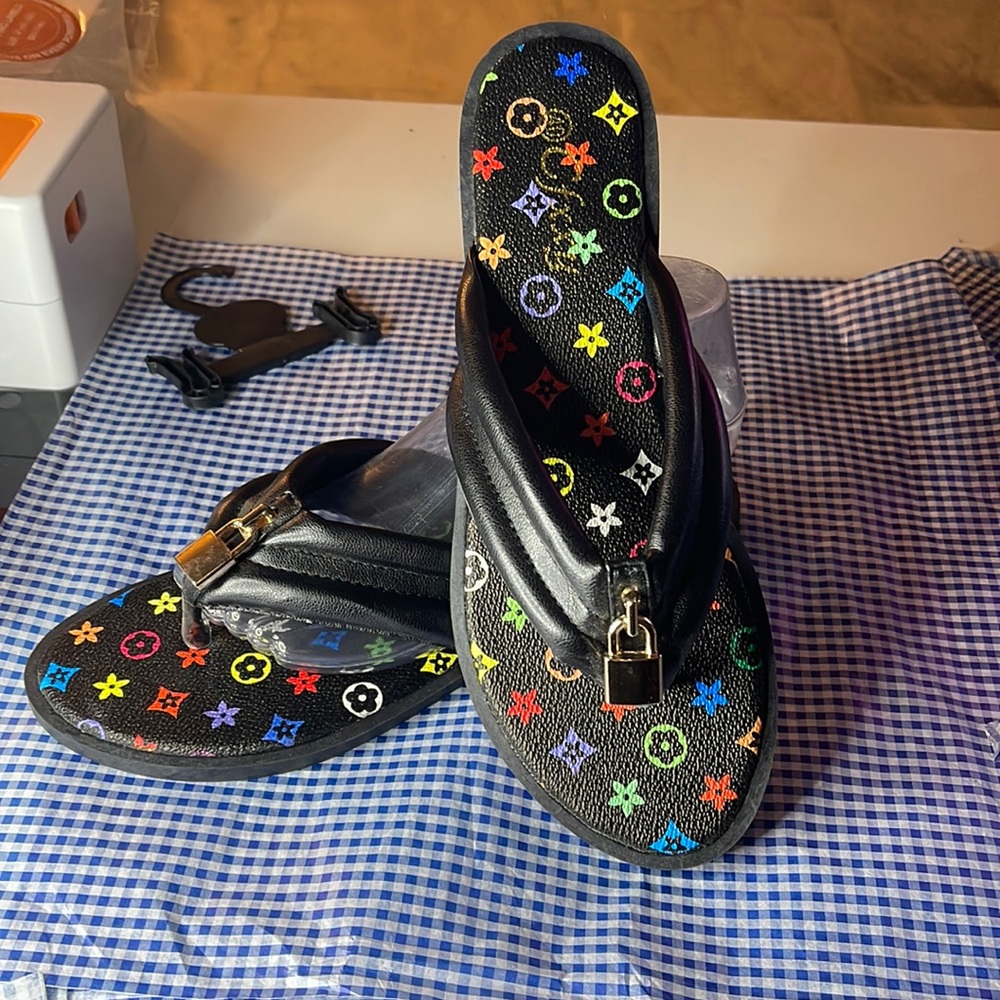 Beautiful sandals never used